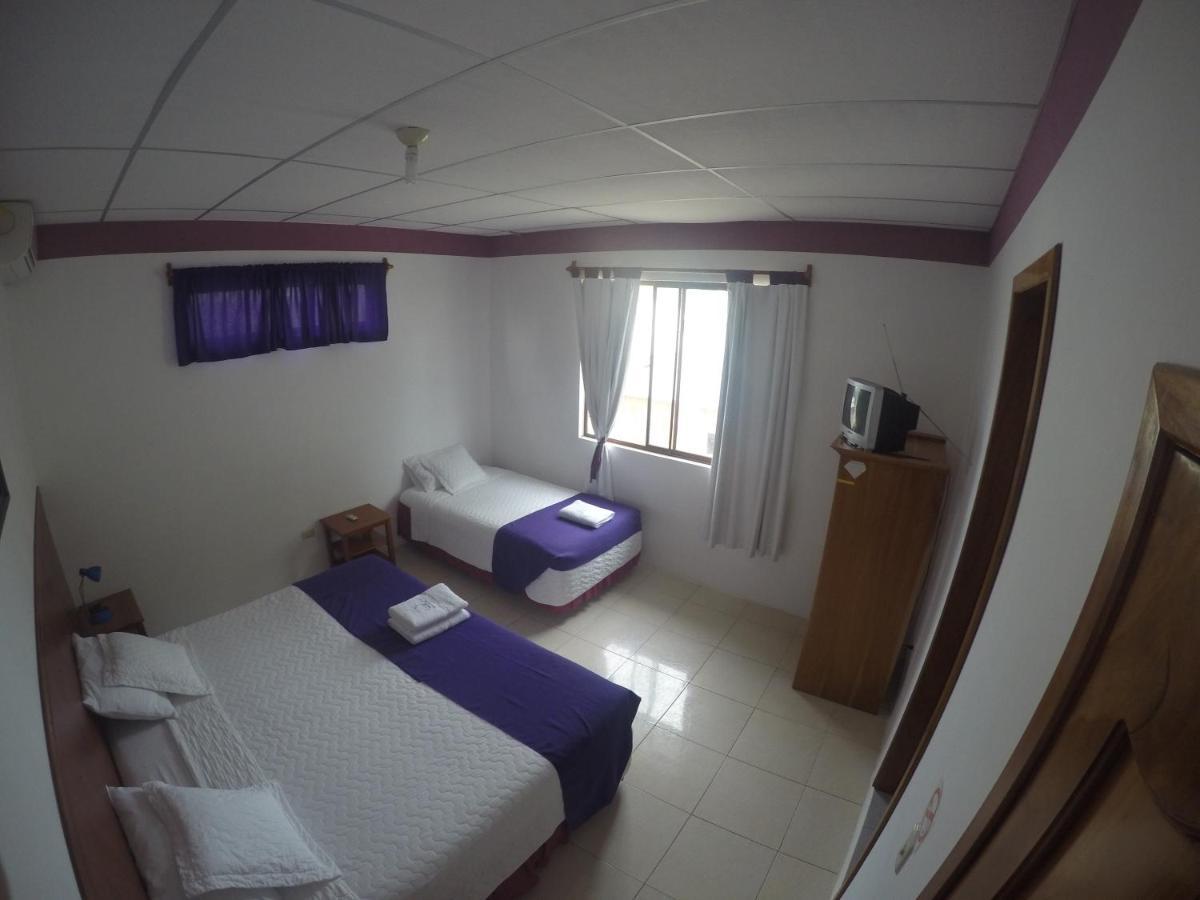 Hotel La Gran Tortuga - ᯤ Starlink Puerto Villamil Exterior foto