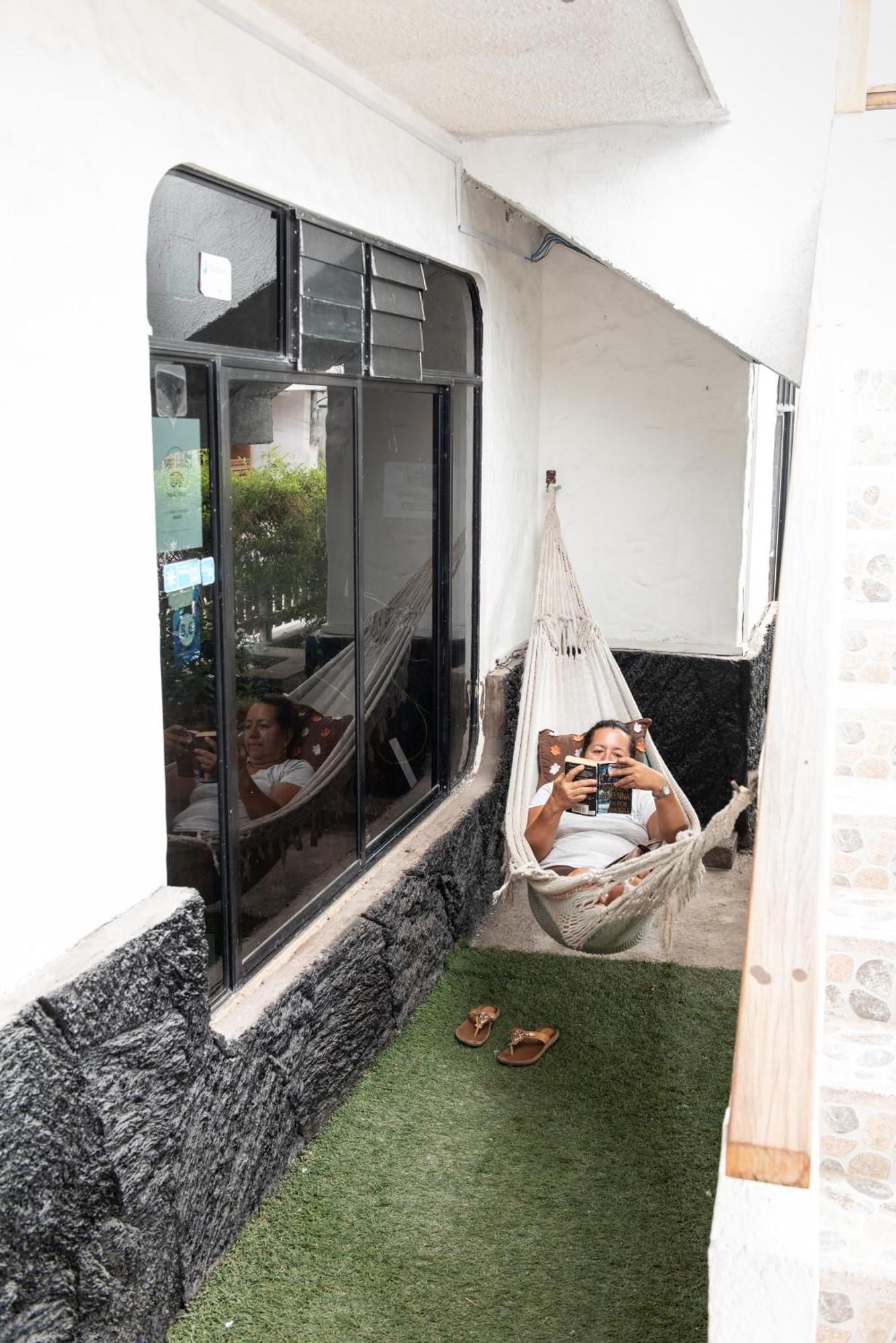 Hotel La Gran Tortuga - ᯤ Starlink Puerto Villamil Exterior foto